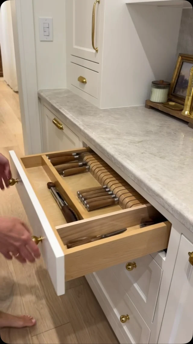 Reach out for your personalized quote within Toronto and GTA #customcabinetry